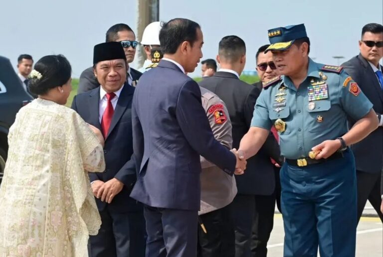 Pj Gubernur Al Muktabar Turut Antar Keberangkatan Presiden Joko Widodo ke India