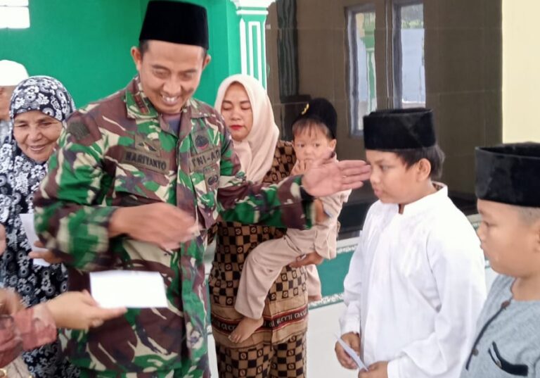 Danramil 0602-18/Kragilan, Kapten Inf Hariyanto Berikan Santunan Kepada Anak Yatim