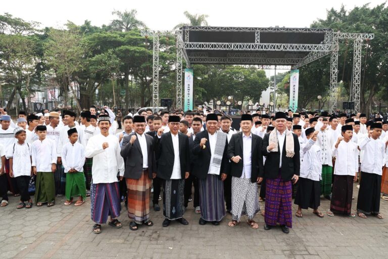 Hari Santri Nasional 2023, Pj Gubernur Banten Al Muktabar Ajak Santri Turut Berkontribusi Dalam Pembangunan