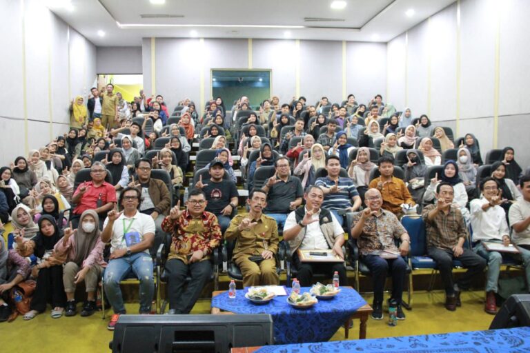 Cacahan Buku Bersama  Kang Maman, memikat Ratusan Penggemar