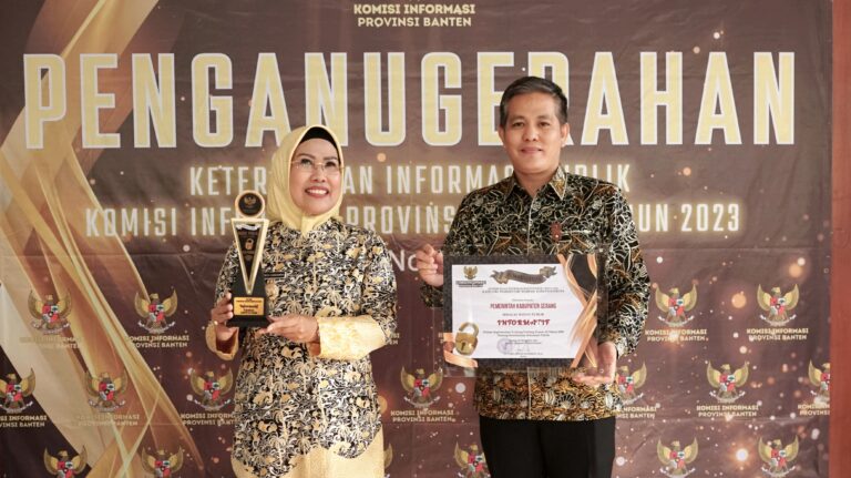 Pemkab Serang Peringkat II Anugerah Keterbukaan Informasi Publik