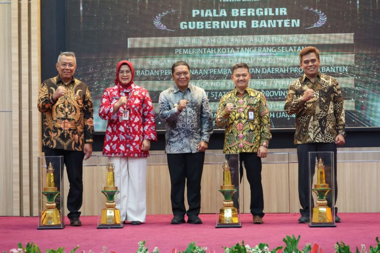 Al Muktabar Apresiasi Seluruh Pemerintah Daerah Peraih Predikat Informatif