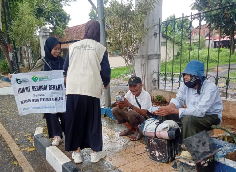 UKM FOTOGRAFI BERSINERGI DENGAN INSAN CENDEKIA GEMILANG GELAR AKSI BERBAGI