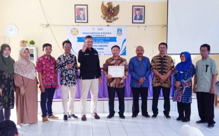 Mahasiswa Universitas Pamulang Tanamkan Cinta Kebersihan Kepada Siswa SMA
