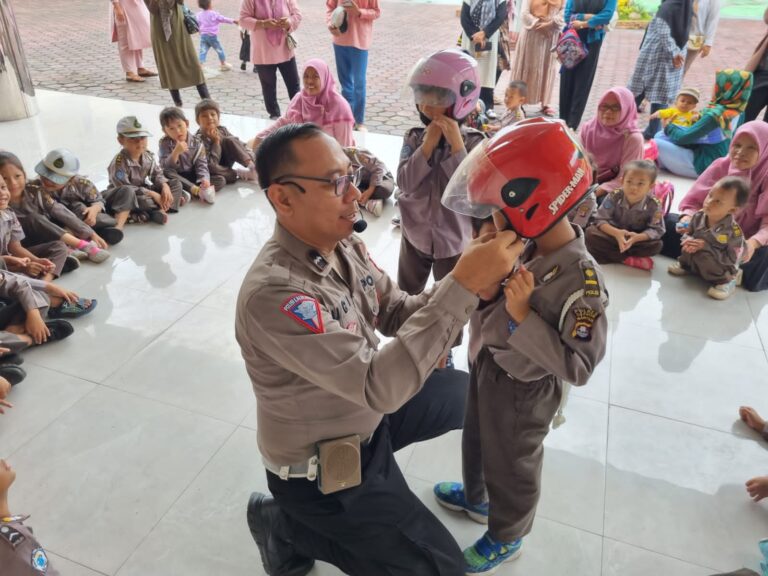 Program Polisi Sahabat Anak, Polisi Bantu Edukasi Anak Usia Dini