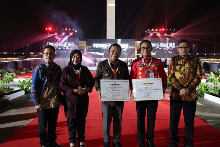 Pj Gubernur Bantem Al Muktabar Raih Piagam Penghargaan Peduli HAM