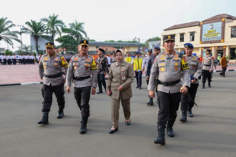 Pj Sekda Provinsi Banten, Hadiri Apel Gelar Pasukan Operasi Lilin Maung 2023