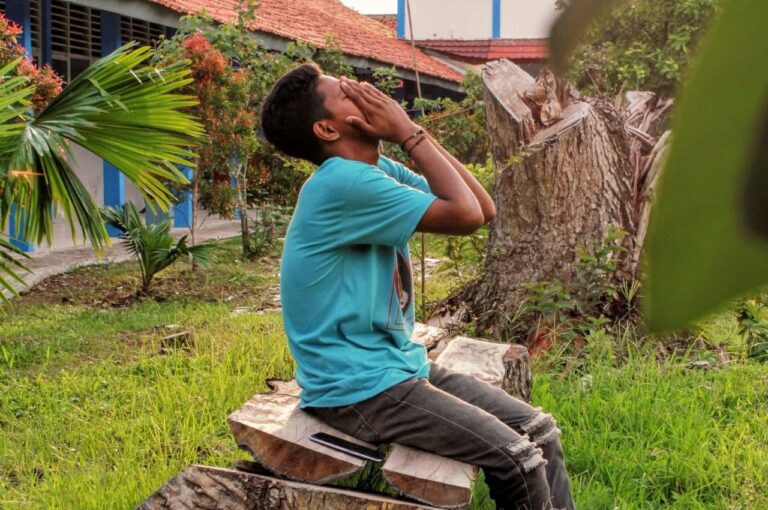 Penyebab Merasa Sedih Tiba-tiba Tanpa Alasan Yang Jelas