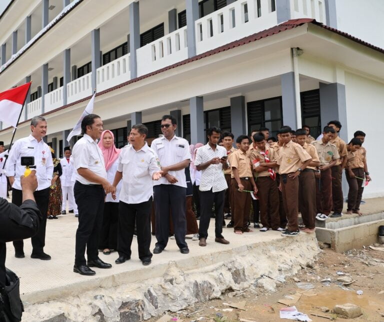Penjabat Gubernur Banten Tinjau SMA Negeri 30, Unit Sekolah Baru yang Siap Melayani Masyarakat