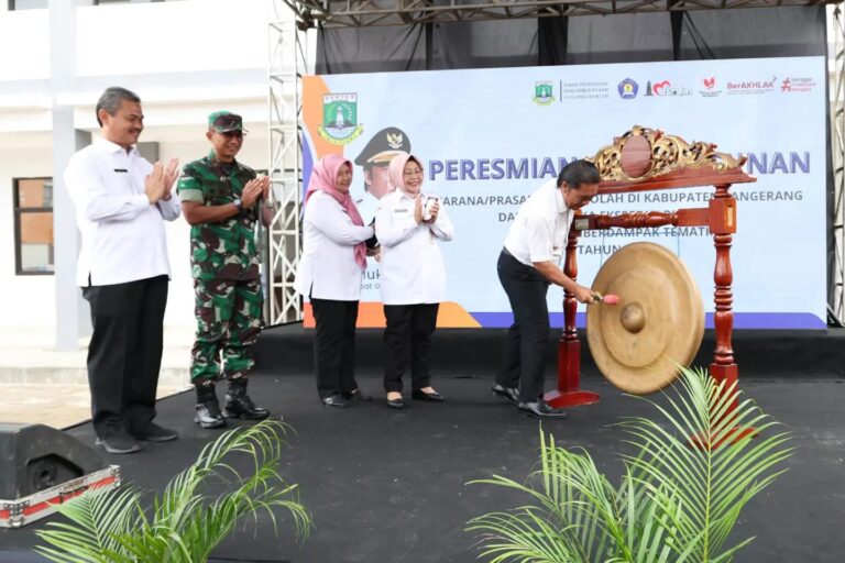 Peningkatan Kualitas Pendidikan di Banten: Gubernur Al Muktabar Meresmikan 18 Layanan Pendidikan dan Pembangunan Fasilitas Sekolah Baru