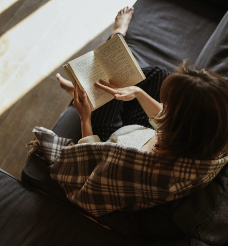 12 Alasan Mengapa Membaca Buku Itu Penting Dalam Kehidupan