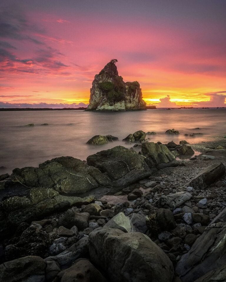Sawarna, Desa Wisata yang Menyimpan Keajaiban Alam