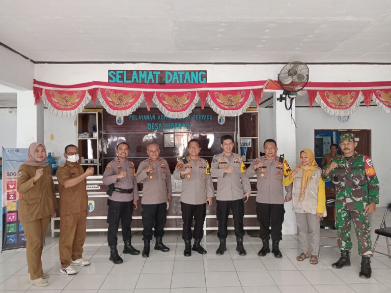 Pemilu 2024: Kombes Pol. Ade Mulyana Pimpin Pengecekan Logistik, Demokrasi Lancar di Cipanas dan Mayak!