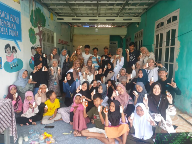Sosialaisasi Kombucha dan Yoghurt, TBM Titik Literasi Bersinergi dengan Untirta Bangun Soft Skill Pegiat Literasi