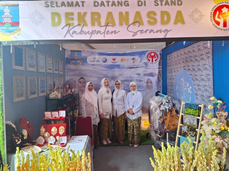 Dekranasda Kabupaten Serang Memeriahkan HUT Dekranas ke-44 dengan Pameran Produk UMKM