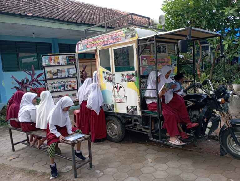 Berdamailah dengan Buku: Kisah Perjuangan Meningkatkan Minat Baca Masyarakat di Sudut Yogyakarta