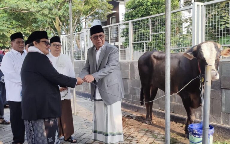 Pemkot Tangsel Salurkan Puluhan Hewan Kurban untuk Masyarakat pada Idul Adha 1445 H