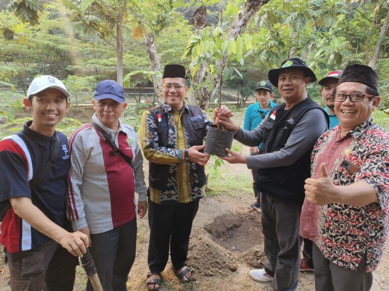 IPARI Provinsi Banten: Merayakan Hari Lahir dengan Aksi Lingkungan dan Moderasi Beragama