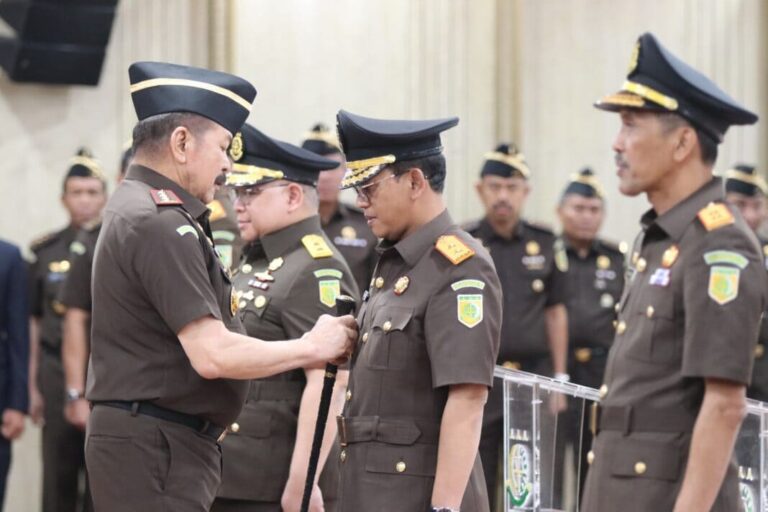 Dr. Siswanto, SH., MH Dilantik Sebagai Kepala Kejaksaan Tinggi Banten oleh Jaksa Agung RI ST