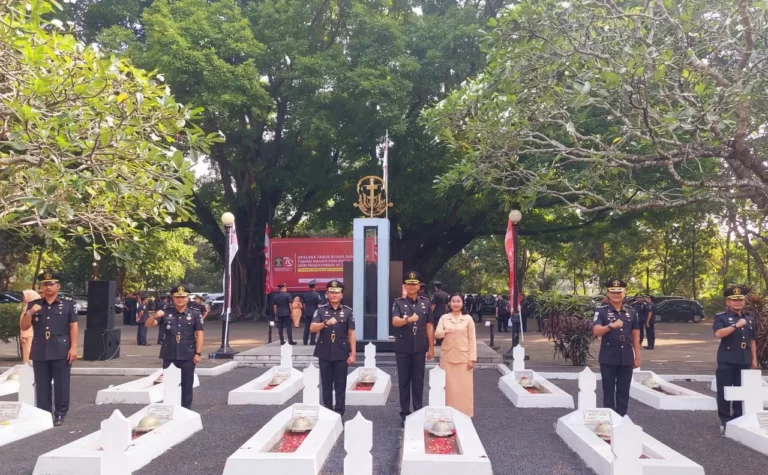 Kepala Lapas Kelas IIA Cilegon Hadiri Upacara Tabur Bunga dalam Peringatan Hari Pengayoman ke-79 di TMP Taruna Tangerang