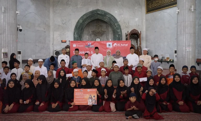 LAZ Al Azhar dan Shopee Berikan Santunan dan Perlengkapan Sekolah untuk Anak Yatim di Peringatan Maulid Nabi