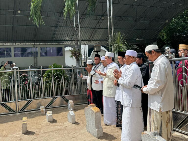 KH Fathul Adzim Lakukan Napak Tilas Dakwah Nusantara, Sambung Jejak Sejarah Banten–Madura