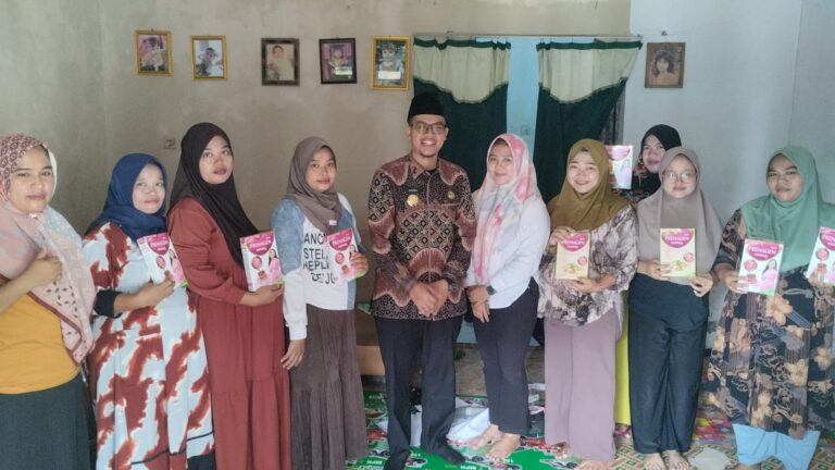 Kepala Desa Sindangheula Tinjau Langsung Kegiatan Posyandu Seroja di Kampung Kepuh