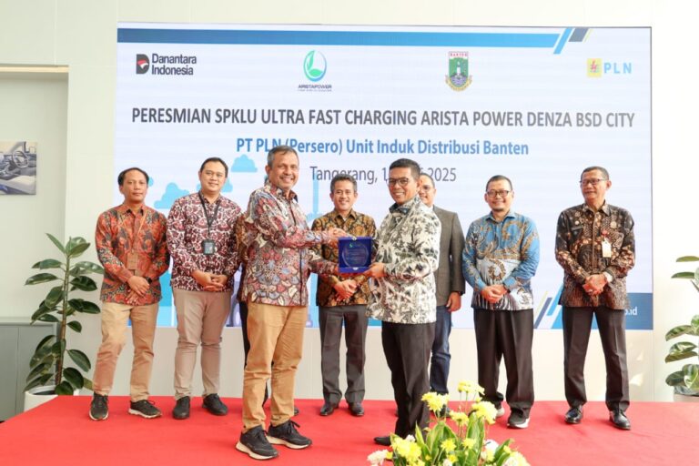 Andra Soni Resmikan SPKLU Ultra Fast Charging di Tangerang: “Kendaraan Listrik Tumbuh di Atas 100 Persen”