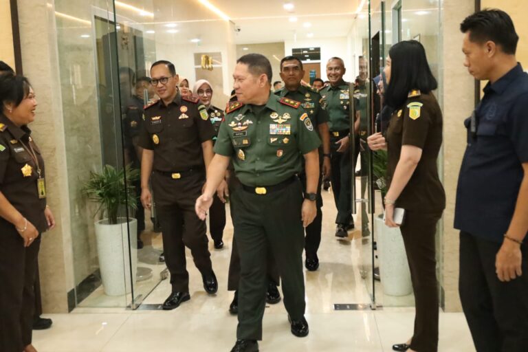 TNI dan Kejaksaan Tinggi Sepakati Kerja Sama Penegakan Hukum dan Dukungan Pemerintahan