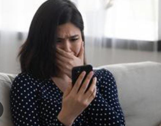 Gen Z Rentan Terjebak Infodemic Anxiety dan Doomscrolling Akibat Derasnya Berita Negatif