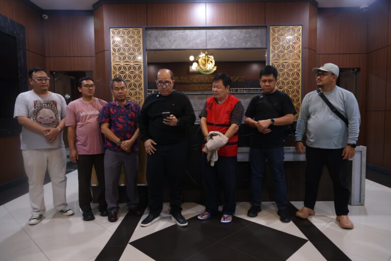 Terpidana Kasus Penipuan Johnny Kainde Ditangkap Tim Tabur Kejati Banten di Jakarta Timur