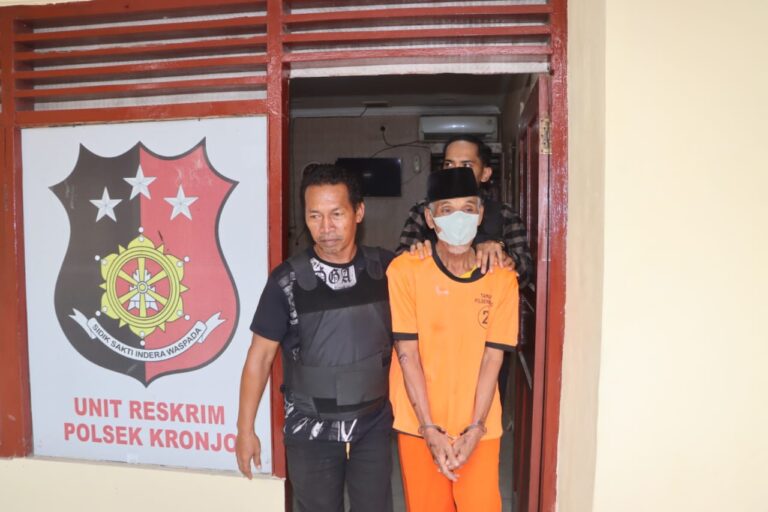 Cekcok dengan Tetangga, Kakek 66 Tahun Nekat Siram Pasutri hingga Luka Bakar