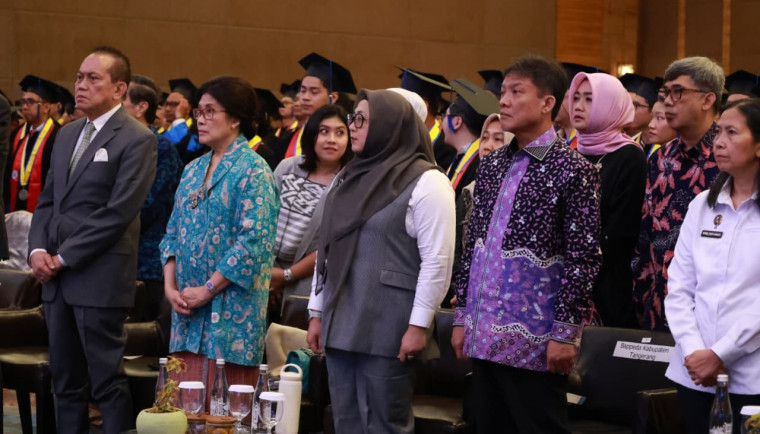 Wisuda SGU ke-25, Wabup Intan Nurul Hikmah Ajak Lulusan Jadi Agen Perubahan Bangsa