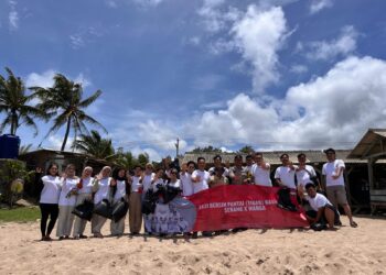 TIDAR Kabupaten Serang Gelar Aksi Bersih Pantai di Anyer, Tanamkan Kepedulian Lingkungan bagi Generasi Muda