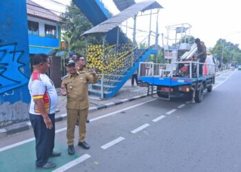 Wali Kota Tangerang Tinjau Kondisi JPO Daan Mogot, Tegaskan Keselamatan Warga Jadi Prioritas
