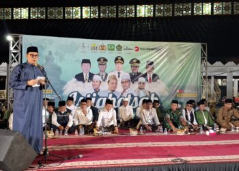 Santri Kota Serang Penuhi Halaman Masjid Agung, Wali Kota Budi Rustandi Serukan Santri Jadi Penjaga Moral Bangsa
