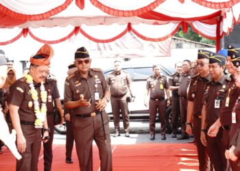 Kunjungan Supervisi Kajati Kepri ke Kejari Tanjungpinang Diwarnai Pembagian KIA, Bakti Sosial, dan Pemusnahan Narkotika