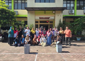 Lurah Kutajaya Gelar Kegiatan Jumat Bersih di Lingkungan Kantor Kelurahan