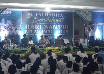 Ribuan Santri Hadiri Al-Fathaniyah Bersholawat dalam Peringatan Hari Santri Nasional 2025