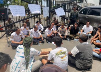 Pemprov Banten Terima Aspirasi Sopir Angkot Terkait Program Trans Banten Koridor 3