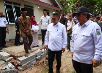 Gubernur Banten Tinjau Pembangunan Rumah Pasangan Lansia Korban Rumah Roboh di Lebak