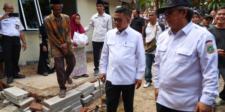 Gubernur Banten Tinjau Pembangunan Rumah Pasangan Lansia Korban Rumah Roboh di Lebak