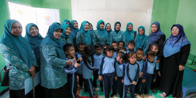 Ketua TP PKK Provinsi Banten Tinjau Langsung Program PKK Cilowong dalam Rangka HKG PKK 2025