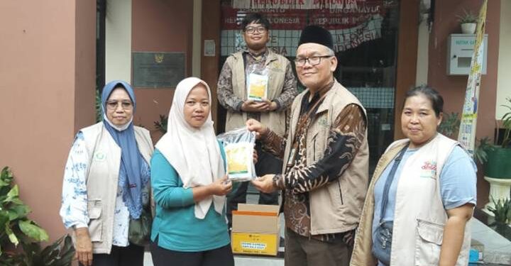 BAZNAS Kota Tangerang Salurkan 230 Paket Daging Olahan Kambing untuk Warga Kurang Mampu, Hasil Dam Haji Disulap Jadi Berkah