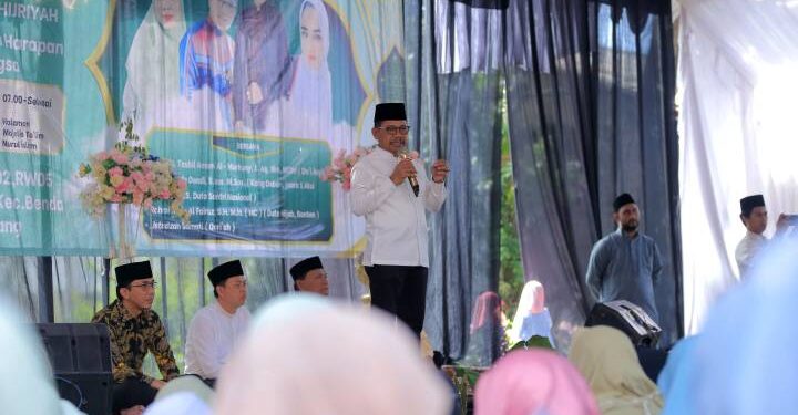 Teladani Akhlak Nabi, Wali Kota Tangerang Ajak Warga Hidup Bersih Lewat Gerakan Sedekah Sampah
