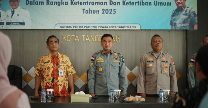 Satpol PP Kota Tangerang Perkuat Garda Terdepan Keamanan Lewat Sosialisasi Satlinmas di Kecamatan Larangan
