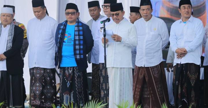 Gema Takbir dan Semangat Santri Guncang Taman Elektrik, Wali Kota Sachrudin: “Santri Harus Kuasai Teknologi dan Jadi Penggerak Peradaban”