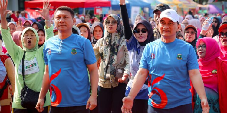 Wakil Gubernur Banten Ajak Masyarakat Hidup Sehat Lewat Senam Massal HUT ke-25 Provinsi Banten