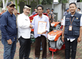 Pemkab Tangerang Bagikan 37 Alsintan ke Petani, Dorong Produktivitas dan Ketahanan Pangan Nasional