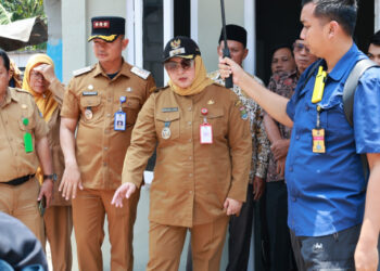 Wabup Intan Nurul Hikmah Tinjau Rumah Hasil Bedah RTLH di Kronjo: Wujud Nyata Kepedulian untuk Warga Kurang Mampu